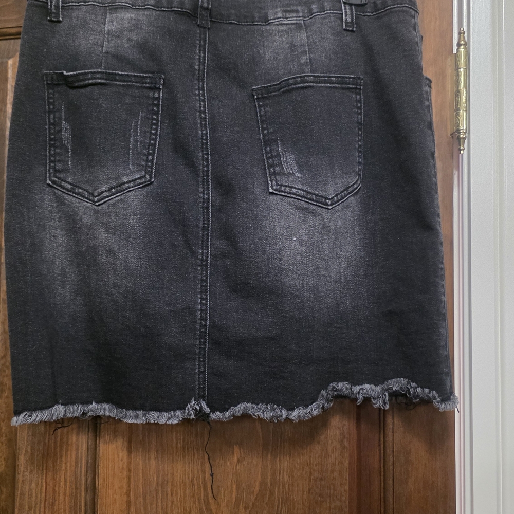 Black Distressed Denim Skirt - Casual Frayed Hem- XL (SIZE 12) - Picture 2 of 2